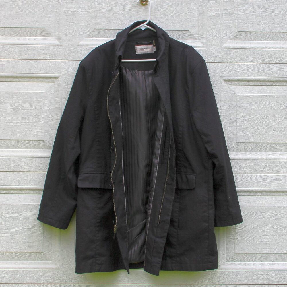 Stylish Blake Men's Jacket, Size 46R Double Front Closure Striped Lining